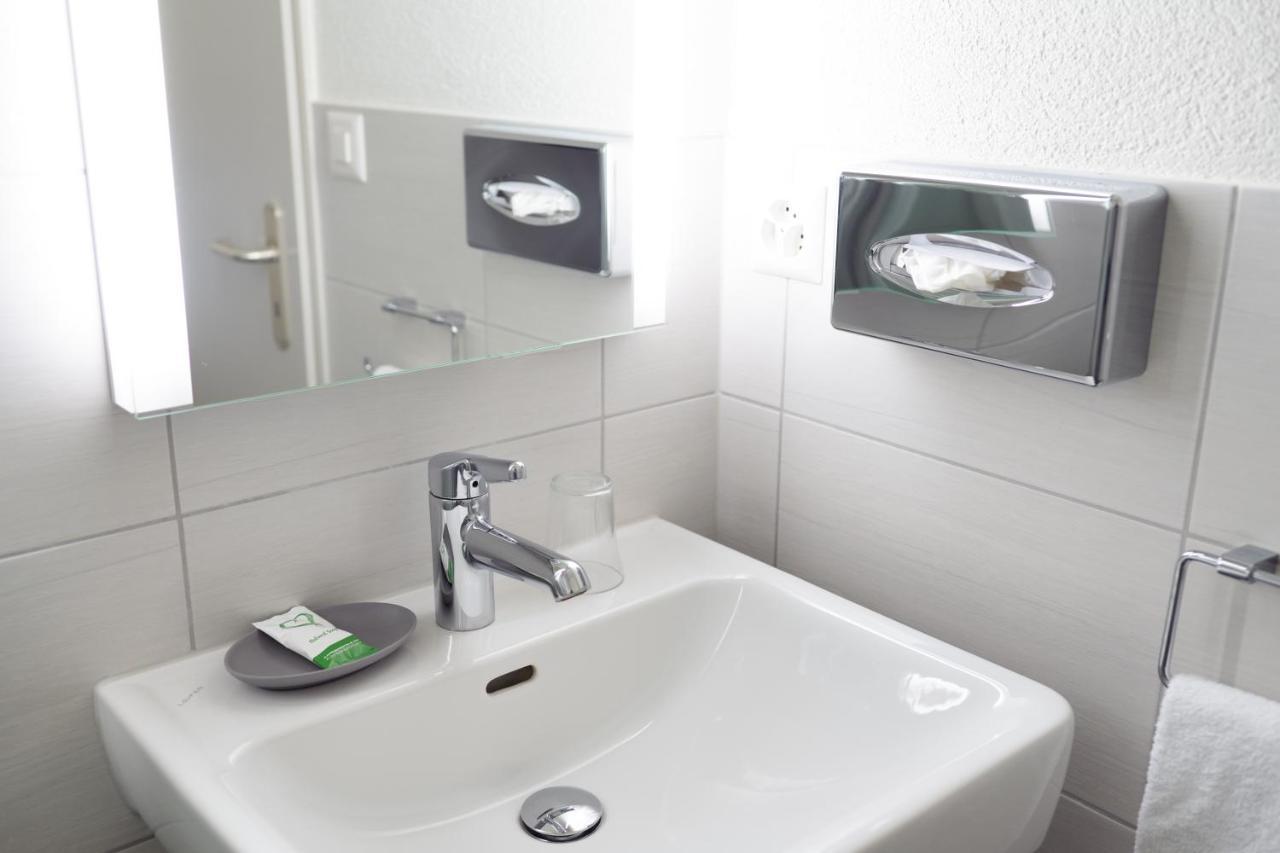 Hotel Bären Suhr Aarau Exteriör bild