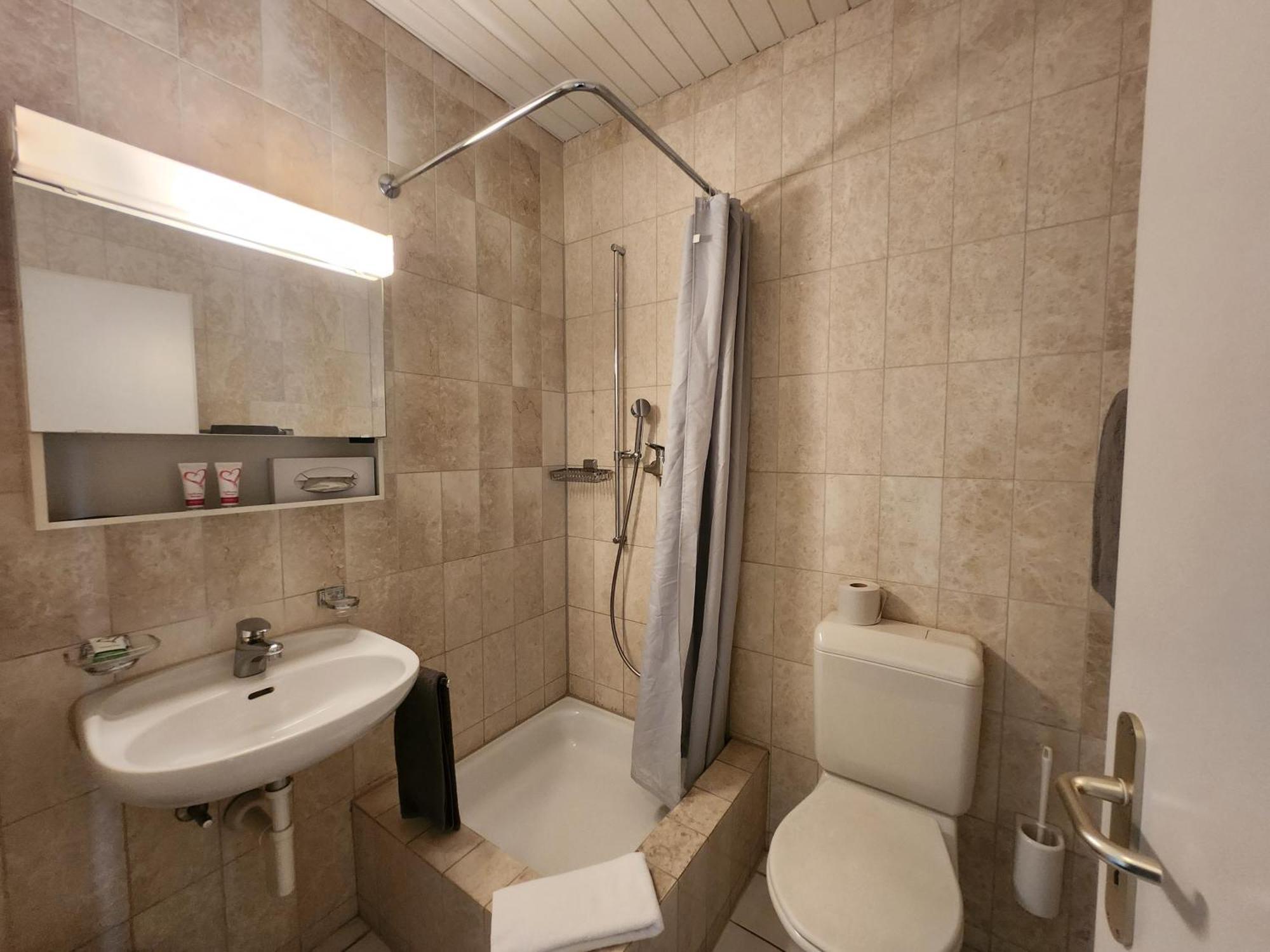 Hotel Bären Suhr Aarau Exteriör bild