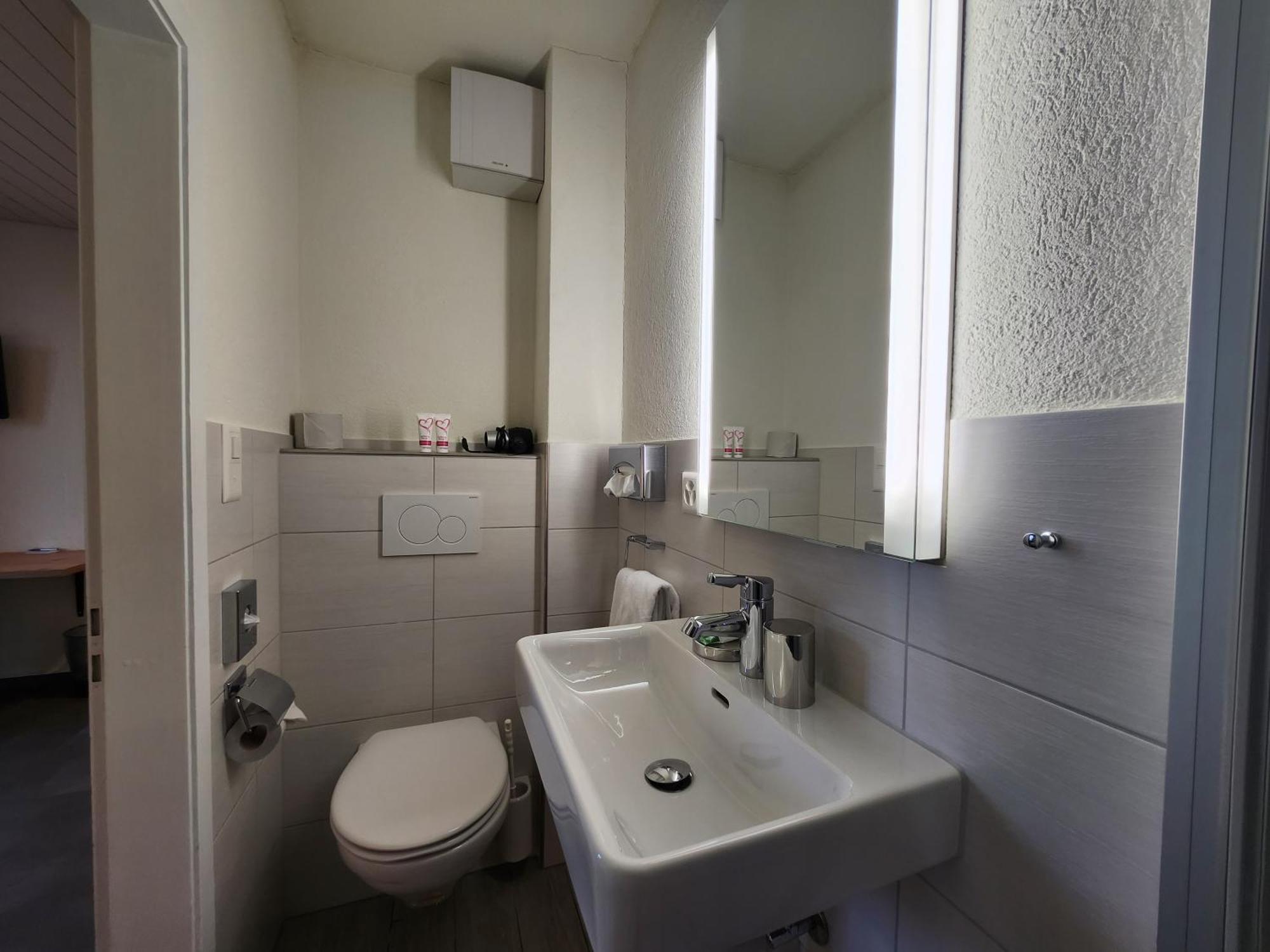 Hotel Bären Suhr Aarau Exteriör bild